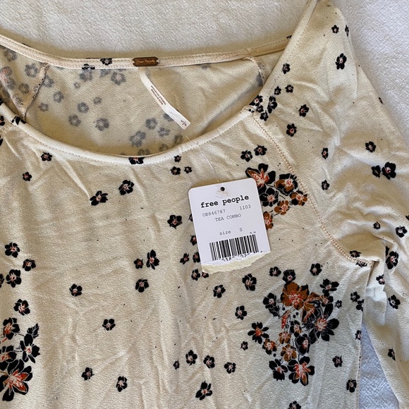 Free People long sleeve - Picture 2 of 3